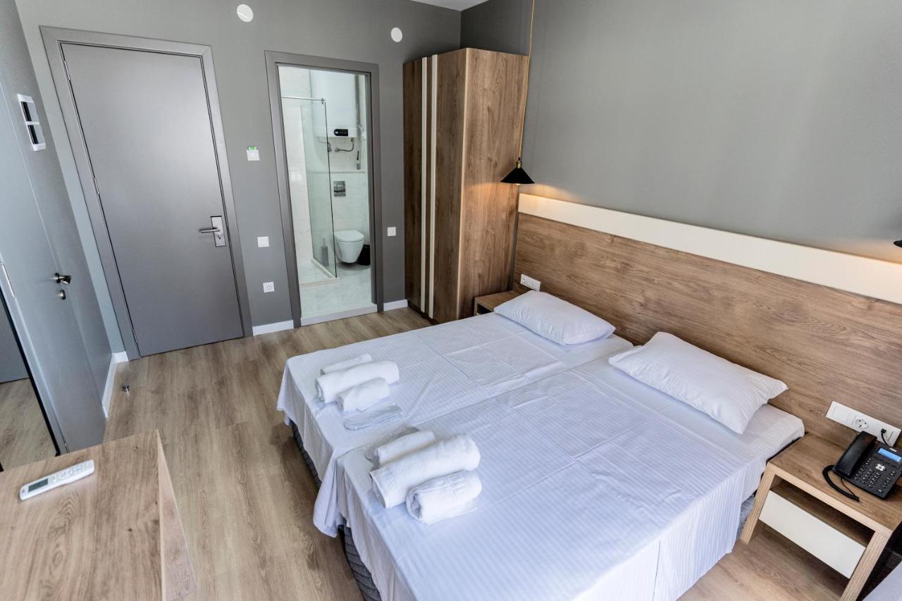 Boulevard Apartments Batumi Exterior photo